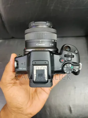 ক্যানন ইওএস আর৫০ + আরএফ-এস ১৫-৪৫মিমি লেন্স