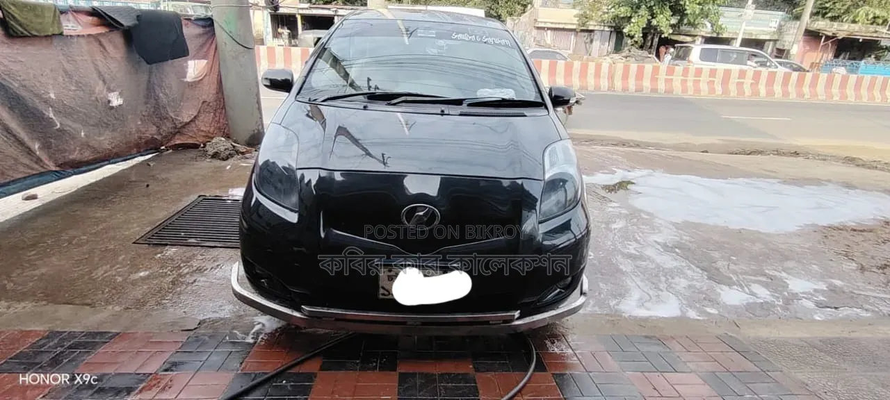 Toyota Vitz 2009 Black