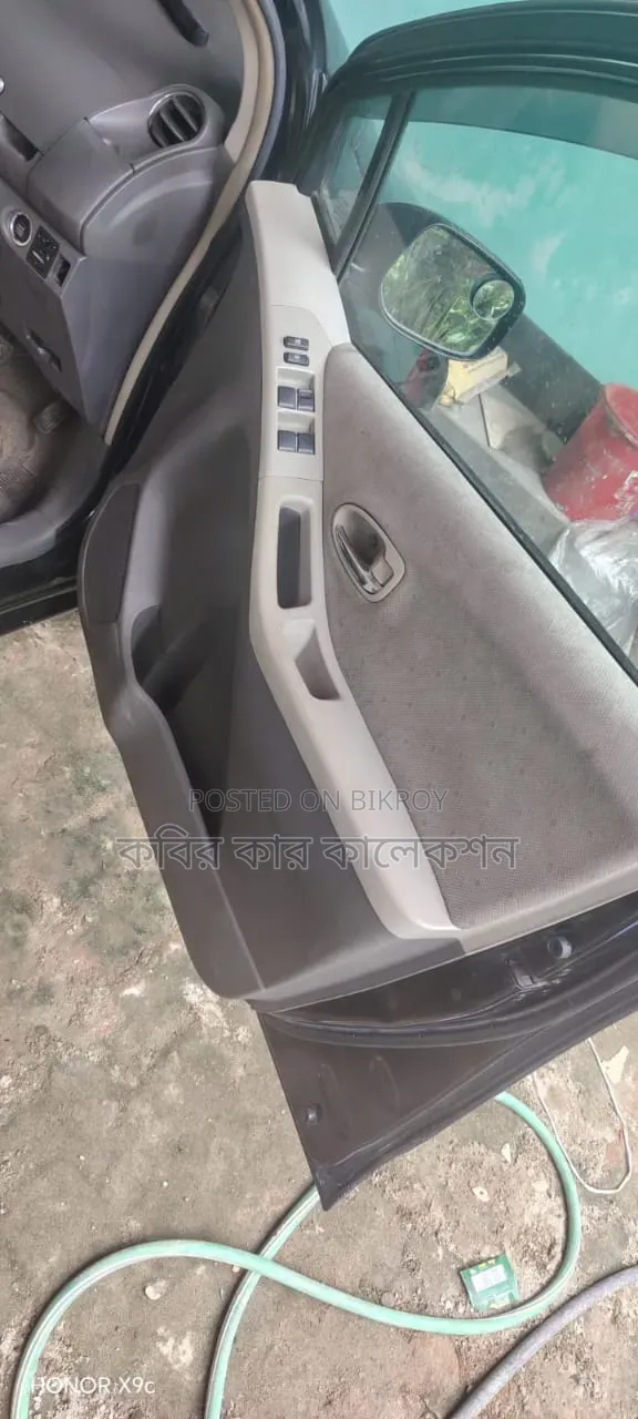 Toyota Vitz 2009 Black