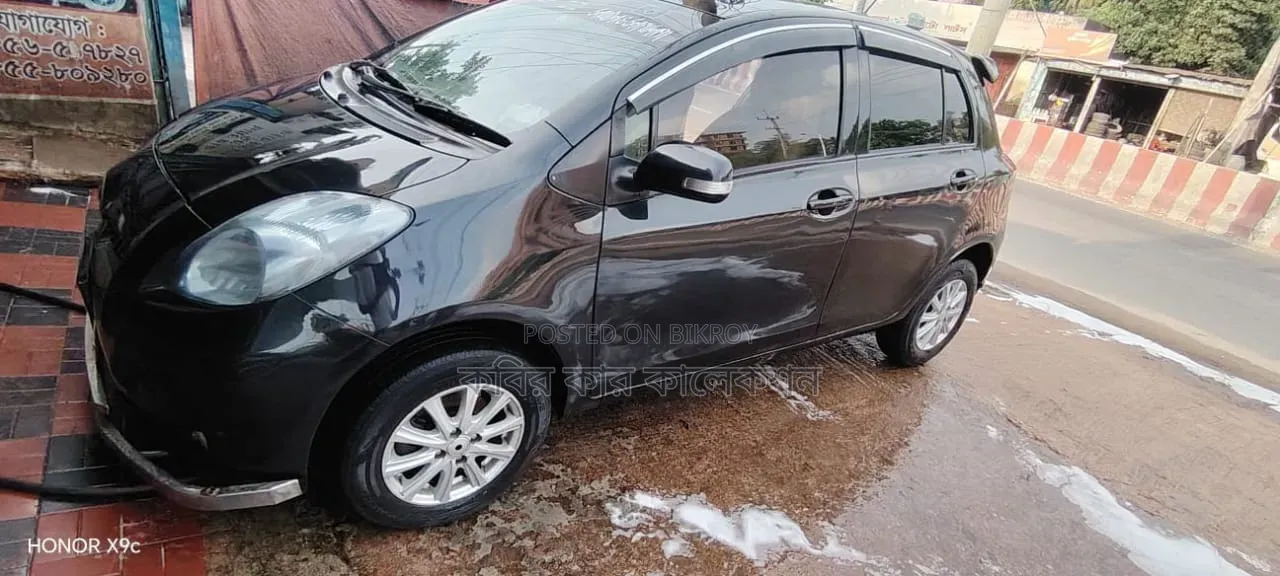 Toyota Vitz 2009 Black