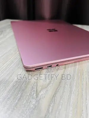 Microsoft Surface Laptop 2 8GB Intel Core i5 SSD 256GB