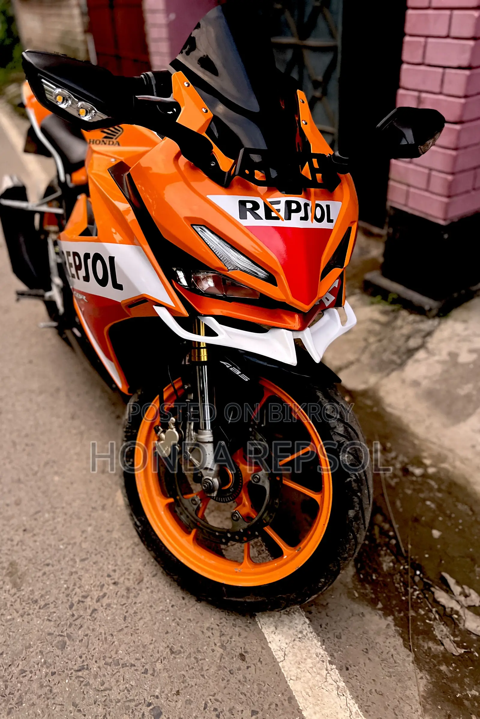 Honda CBR 2022 Orange