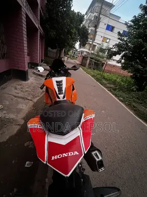 Honda CBR 2022 Orange