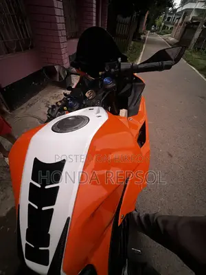 Honda CBR 2022 Orange