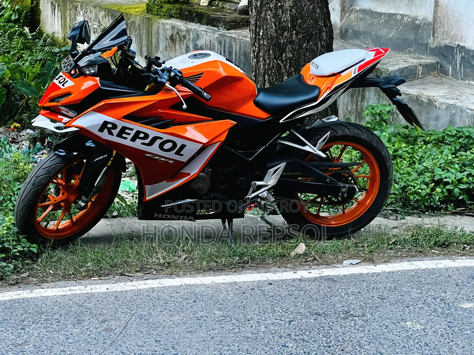 Honda CBR 2022 Orange