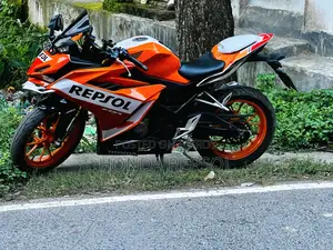 হোন্ডা সিবিআর ২০২২ কমলা