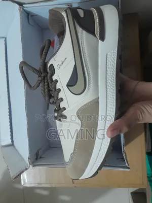 Brand New Fashion Men's Casual Shoes (EU 42)