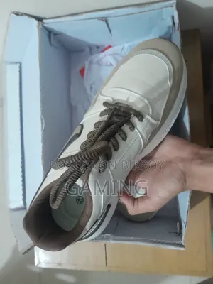Brand New Fashion Men's Casual Shoes (EU 42)