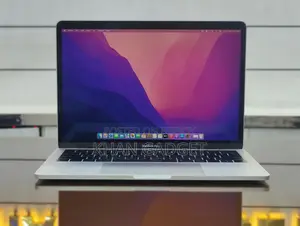 Laptop Apple MacBook Pro 16GB Intel Core i5 SSD 512GB