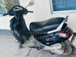 Mahindra Gusto 2017 Black