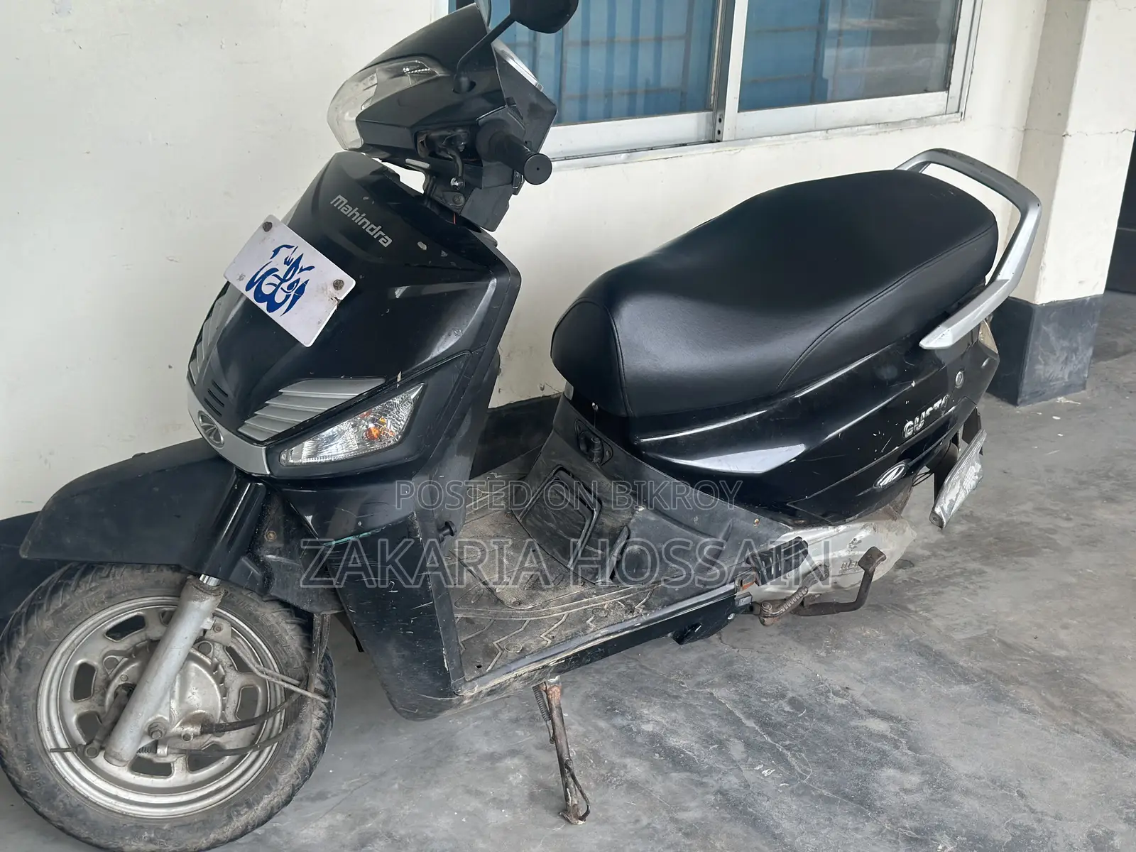 Mahindra Gusto 2017 Black