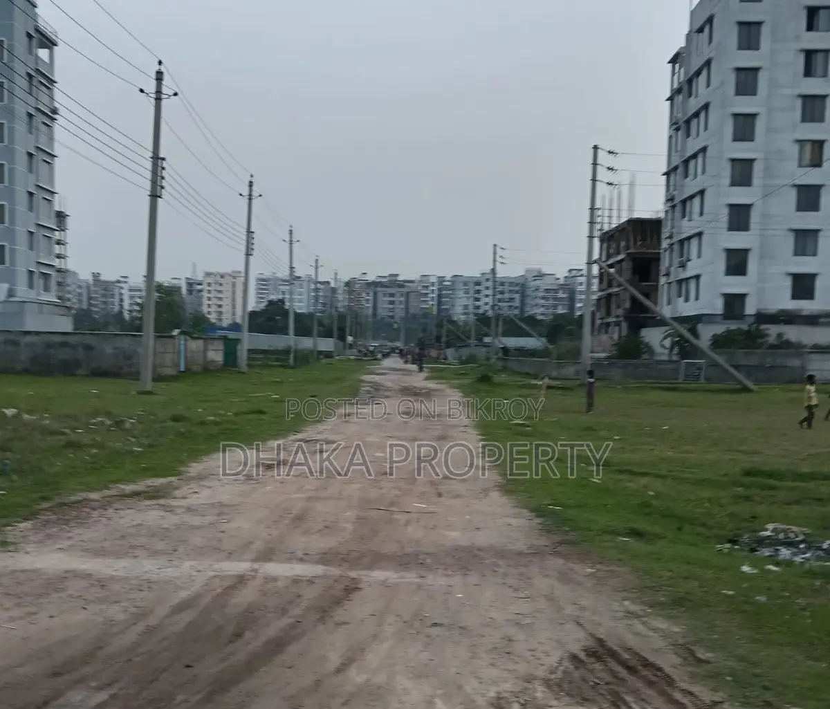 30ft Road 3 Katha Park South at Sector-17/A1