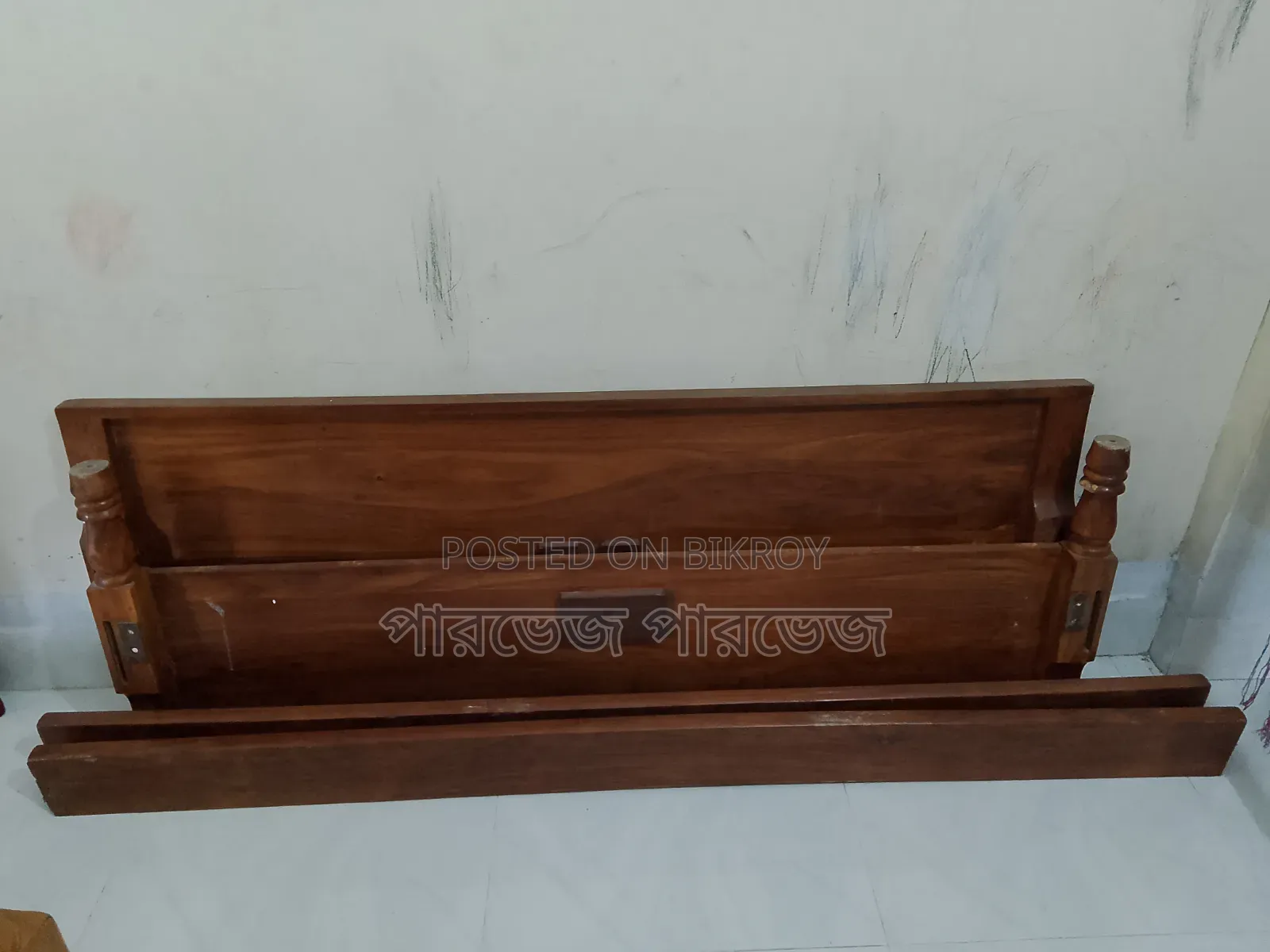 শিশু কাঠের খাট