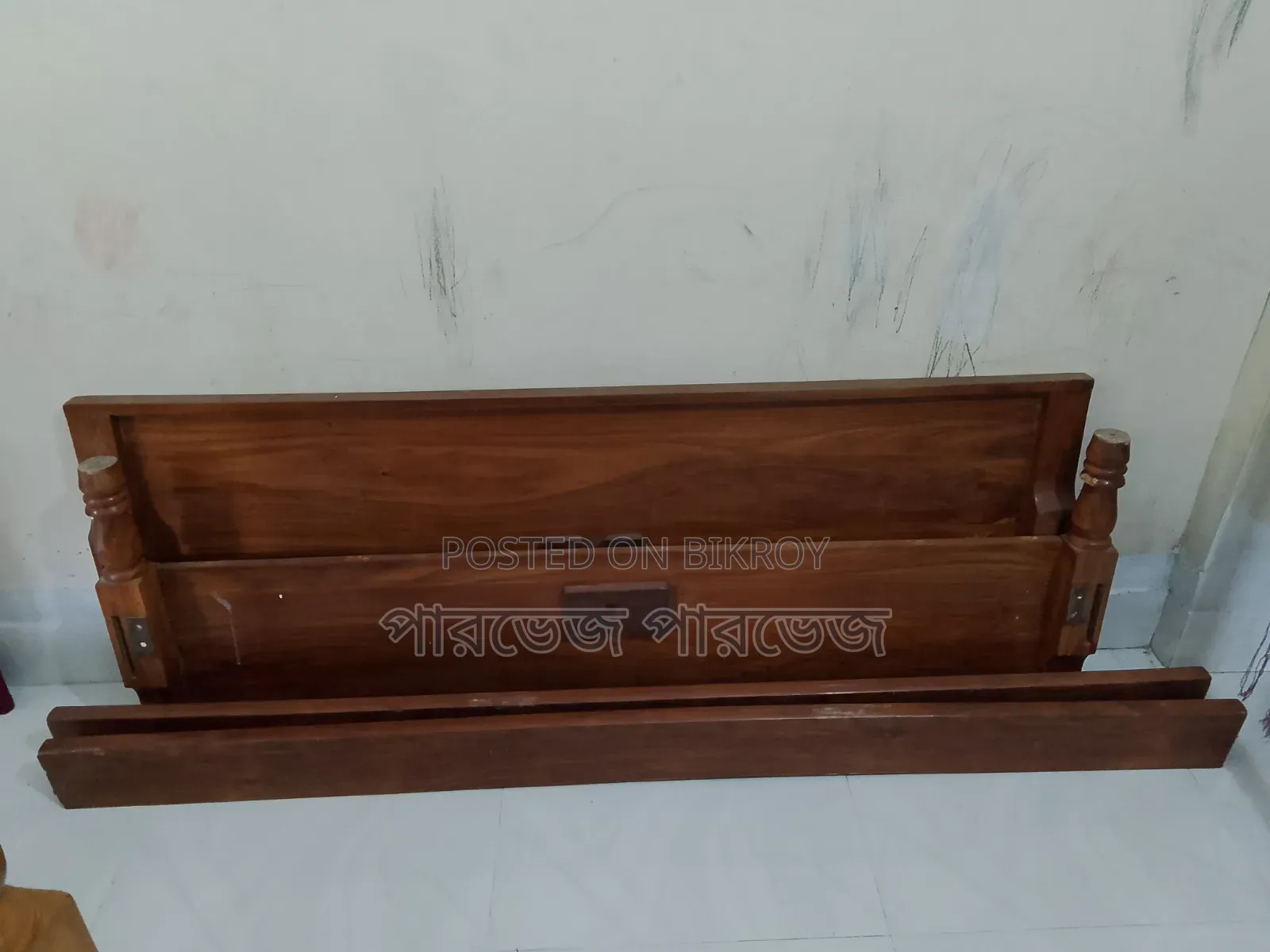 শিশু কাঠের খাট
