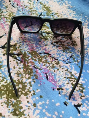 Premium Black Sunglasses | Stylish Design | Excellent Condition