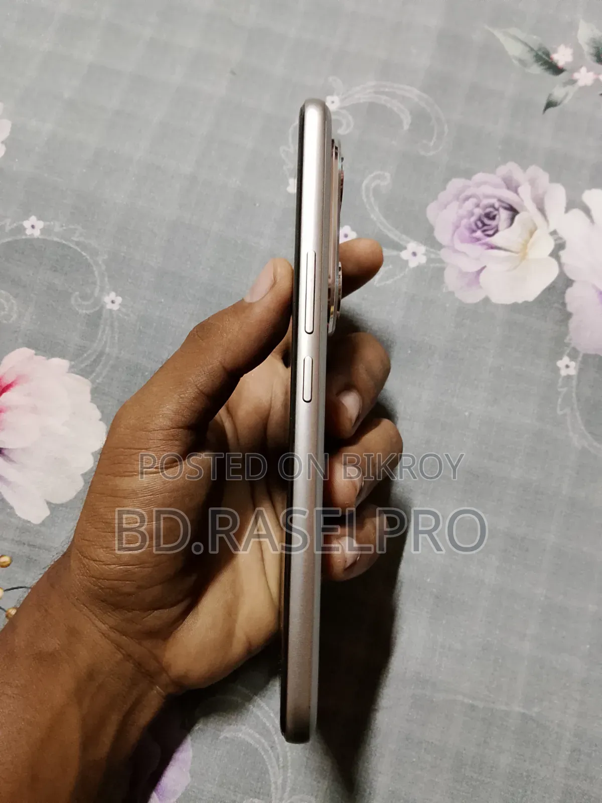 অনার ৪০০ ৫১২ জিবি সিলভার
