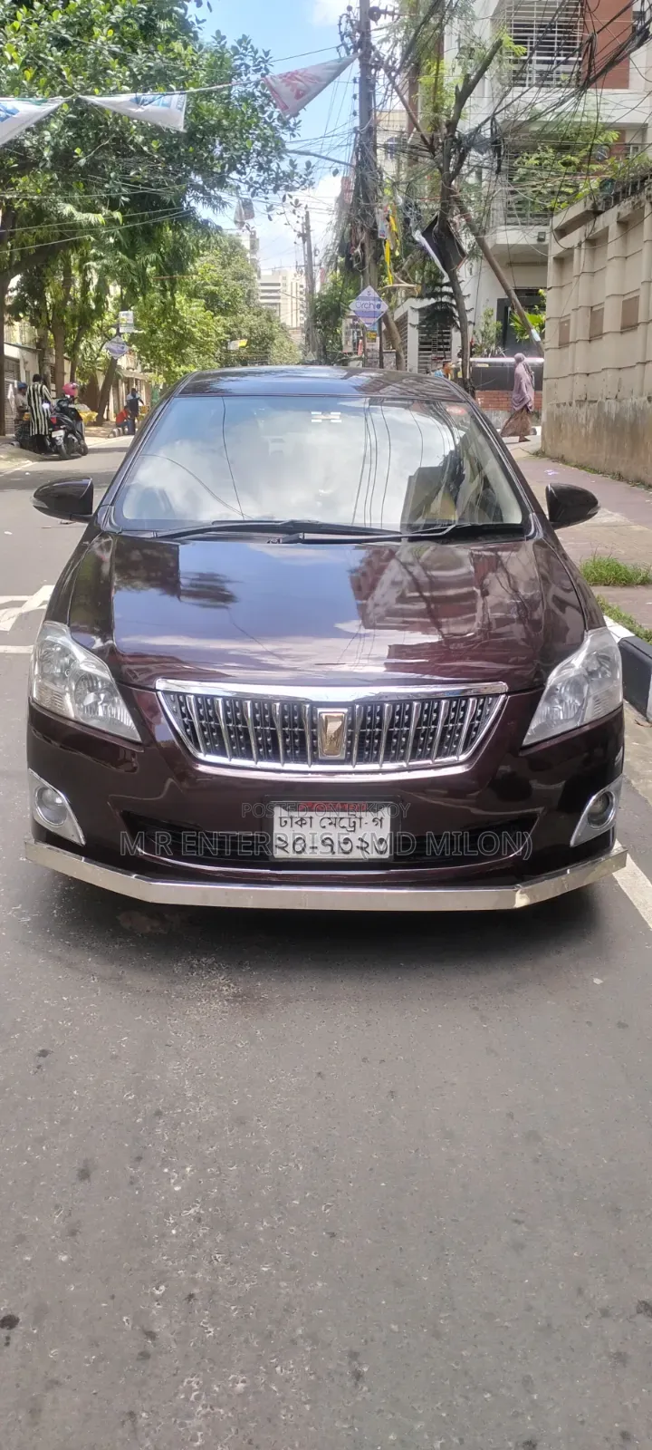 টয়োটা প্রমিও ২০১২ লাল