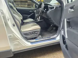 Toyota Corolla Cross 2025 Pearl
