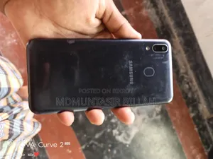 Samsung Galaxy M20 32 GB Black