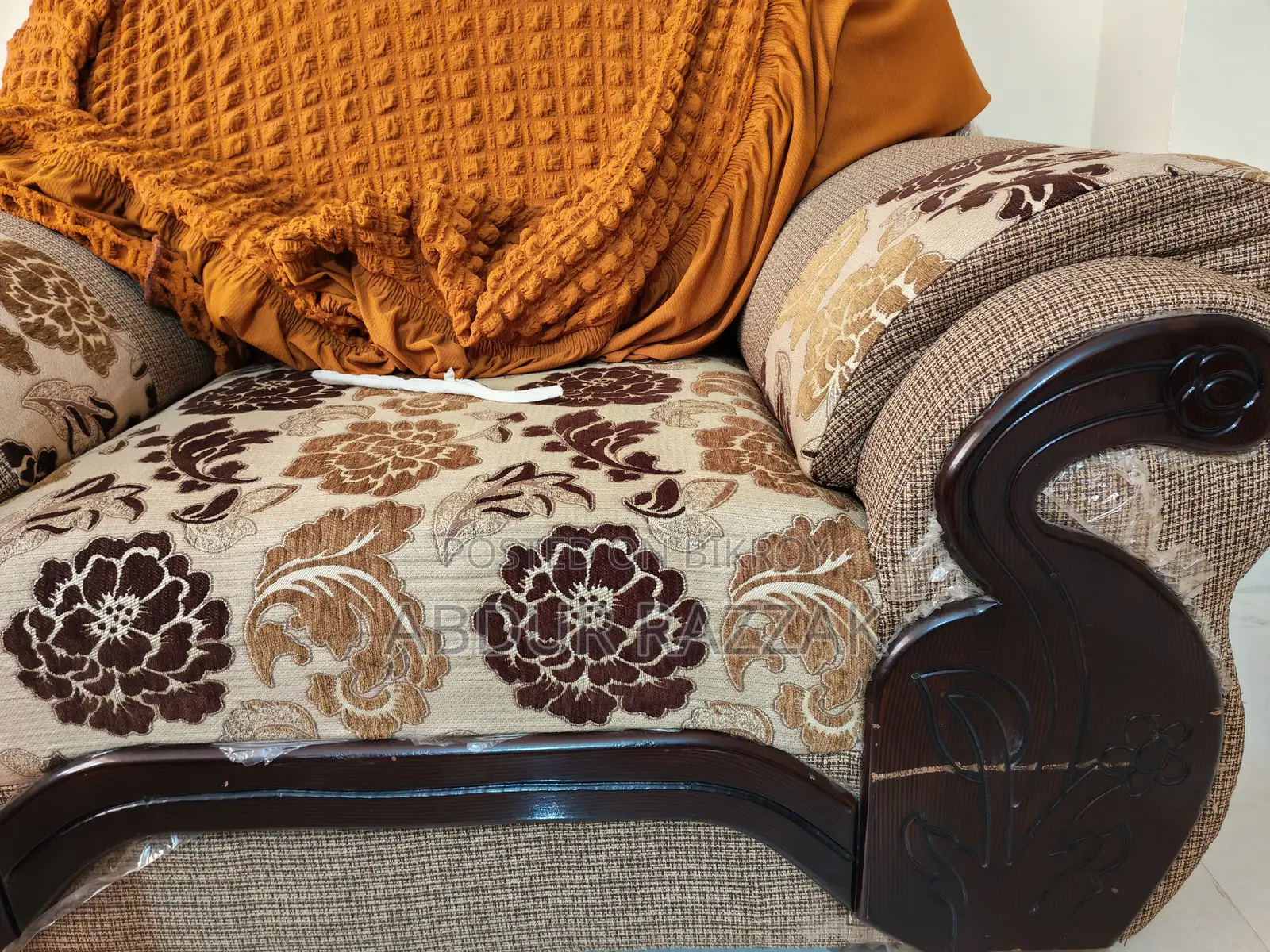 Almost New Fresh Sofa (2+2+1)