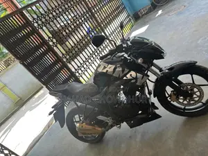 সুজুকি জিক্সার ২০২৫ কালো