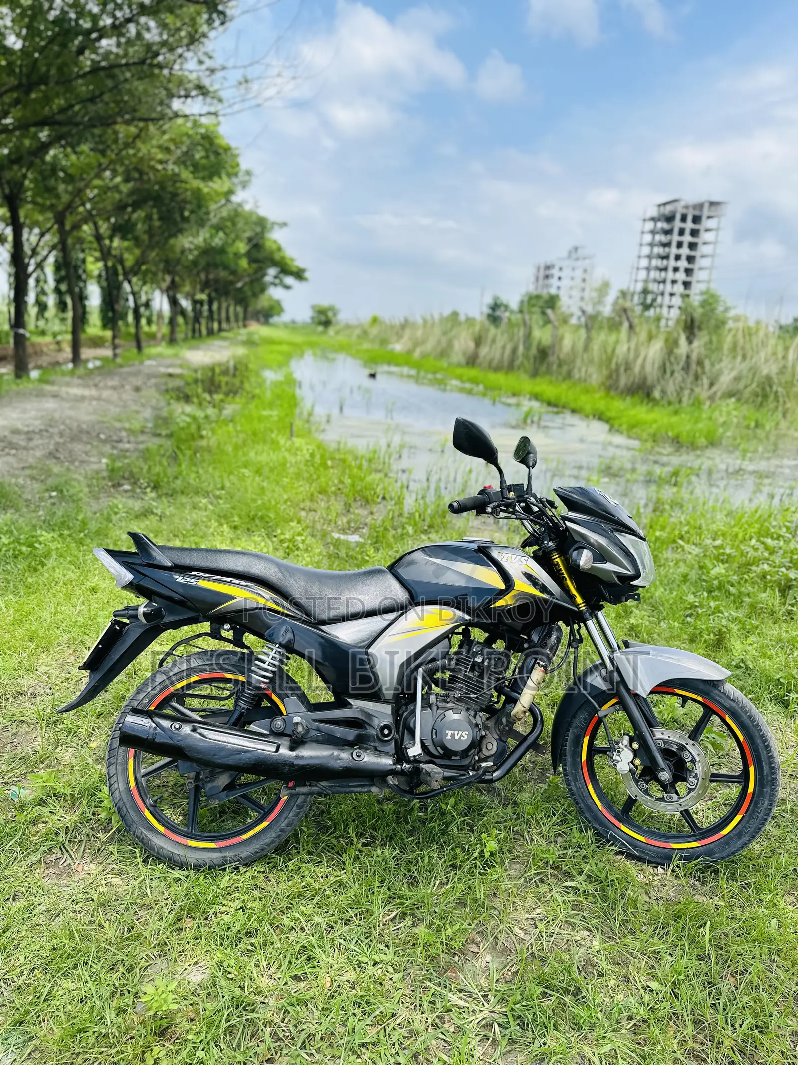 TVS Stryker 125 2023 Yellow