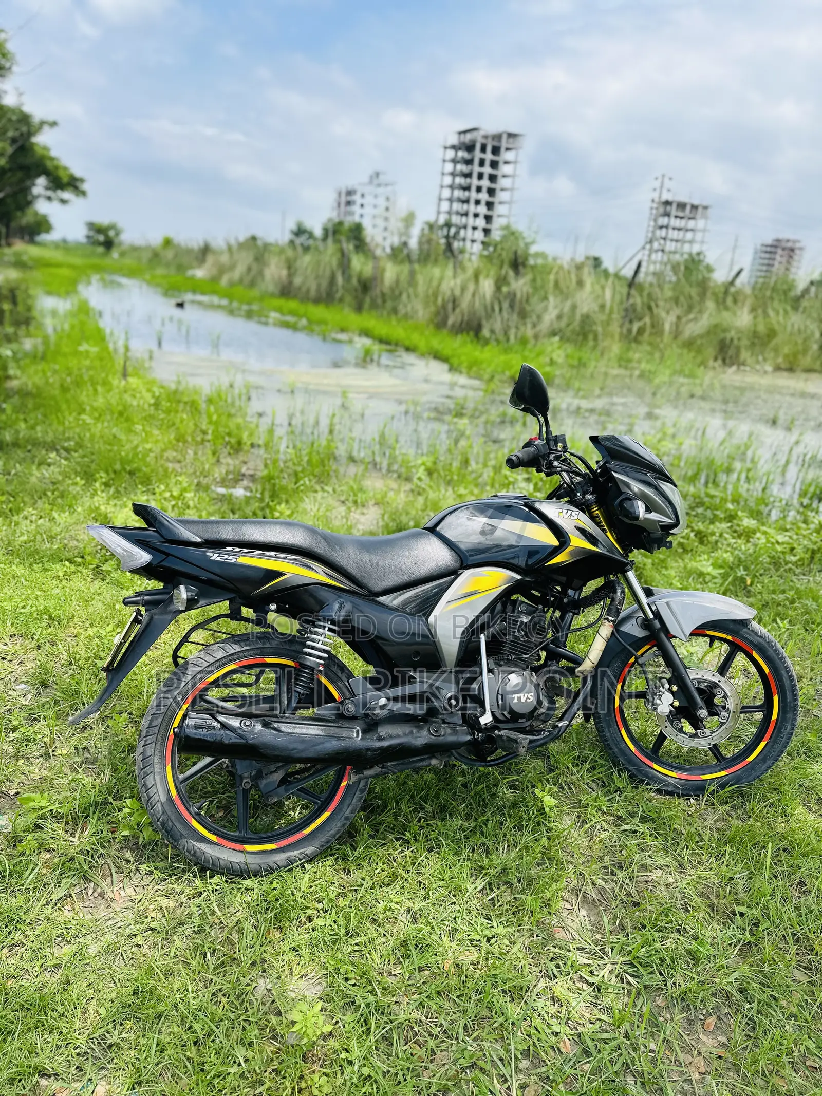 TVS Stryker 125 2023 Yellow