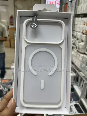 Tadamall Mad Case in iPhone