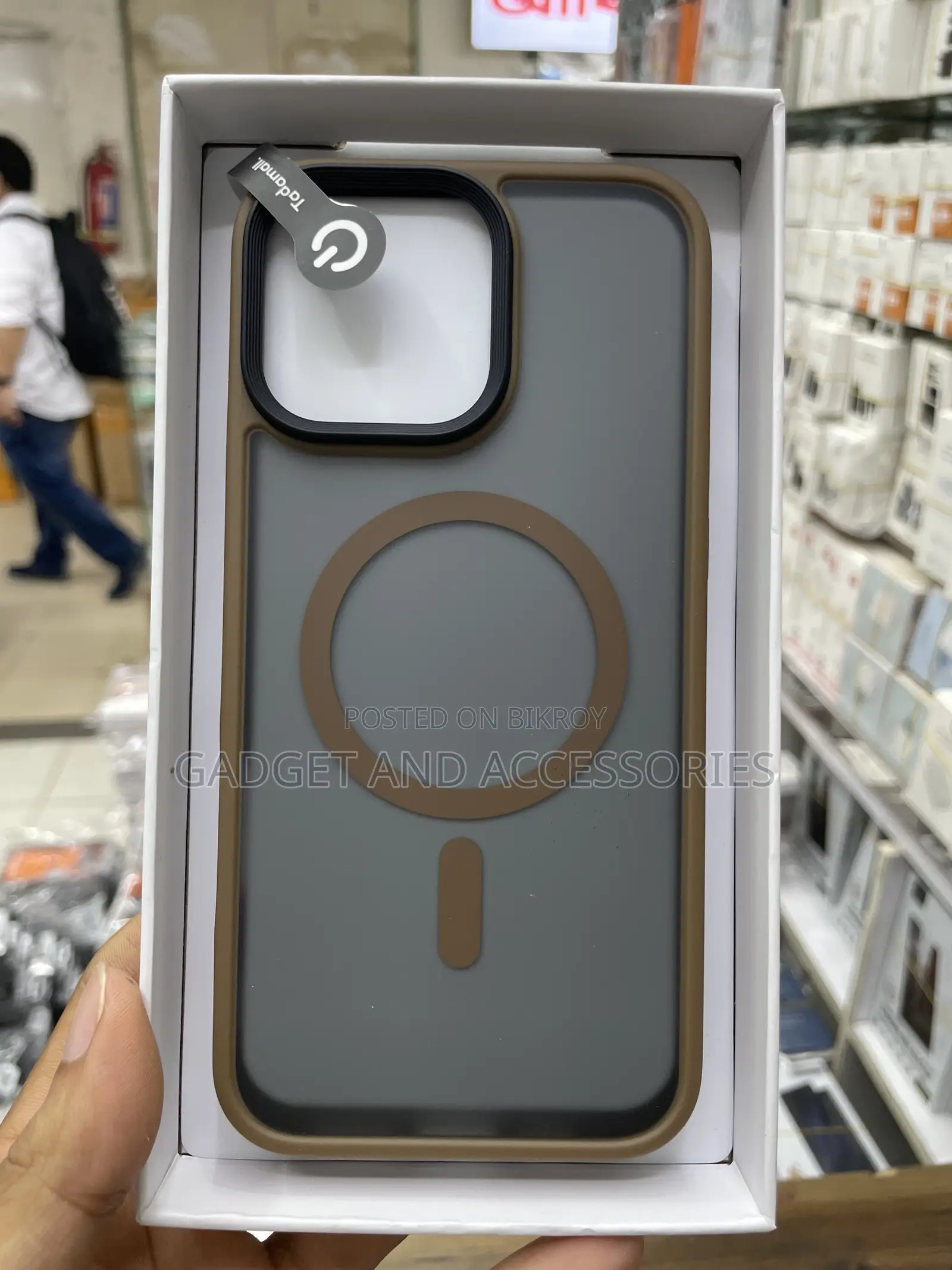 Tadamall Mad Case in iPhone