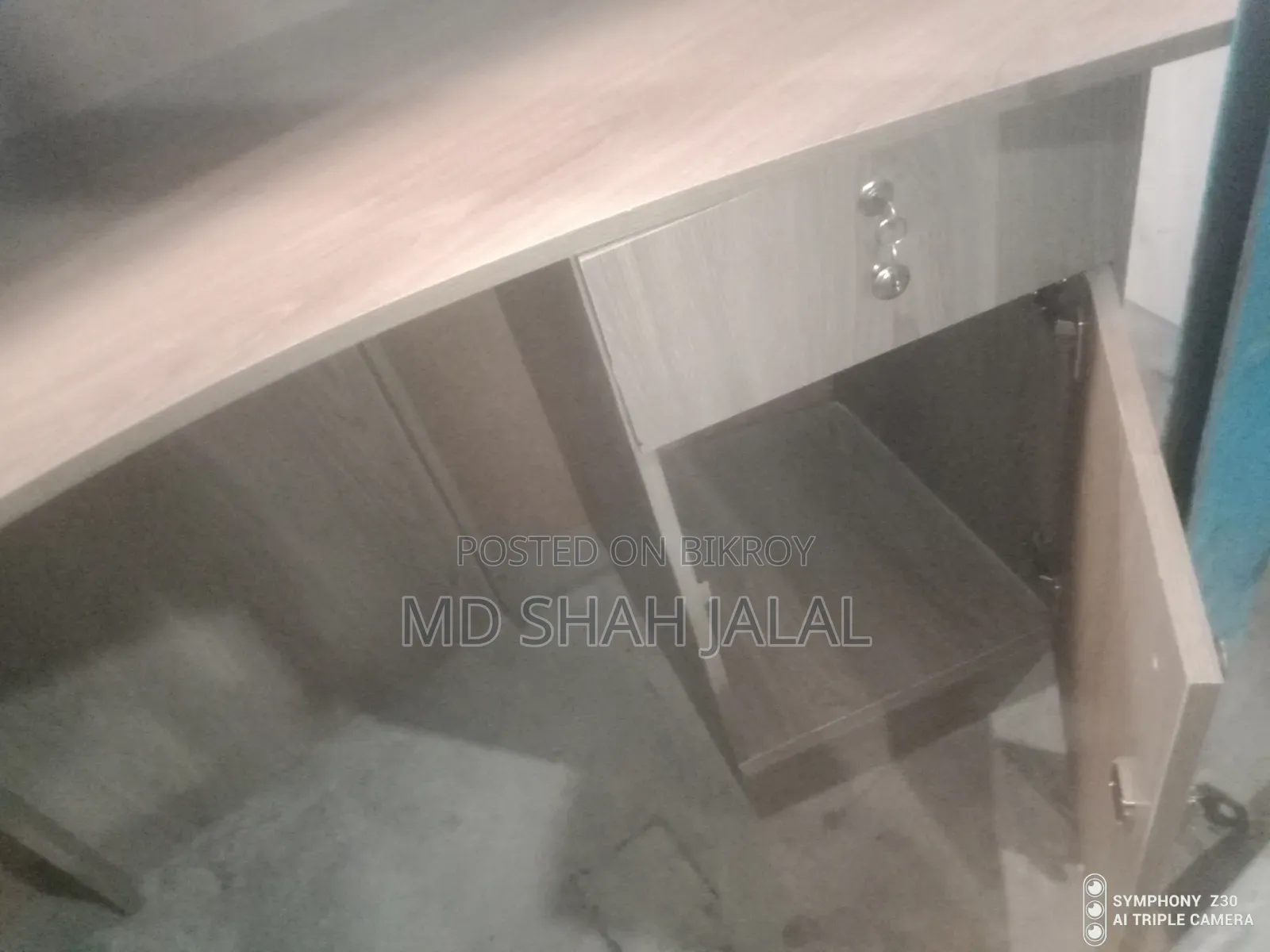 Counter Table, condition is good, you can take it if you want