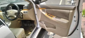 Toyota Corolla 2004 White
