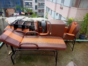 Premium Parlour Full Set Beauty Mirror Dressingtble Used Only 6 Month