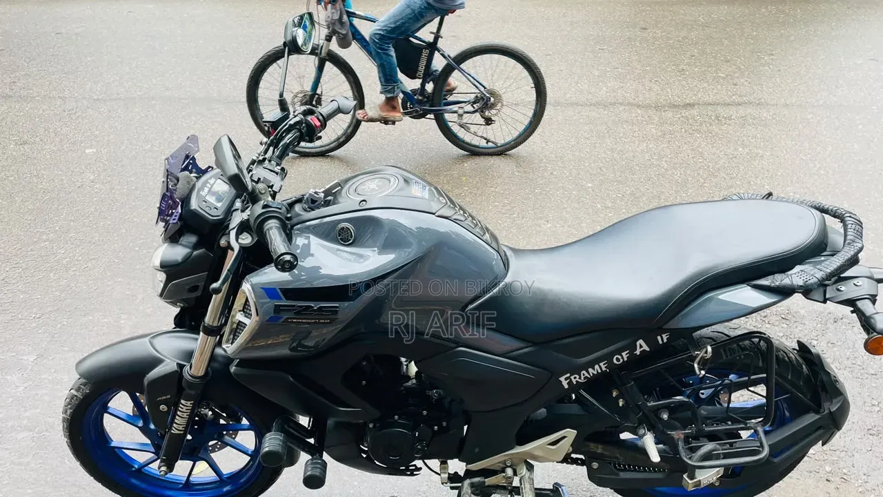 Yamaha FZS V3 2023 Gray