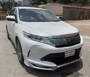 Toyota Harrier 2.0 2018 Pearl