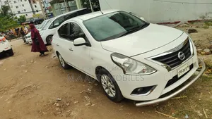 নিসান আলমেরা ২০১৫ পার্ল