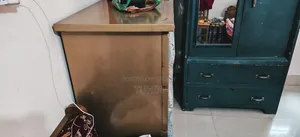 Golden Design, Modern Look Wardrobe