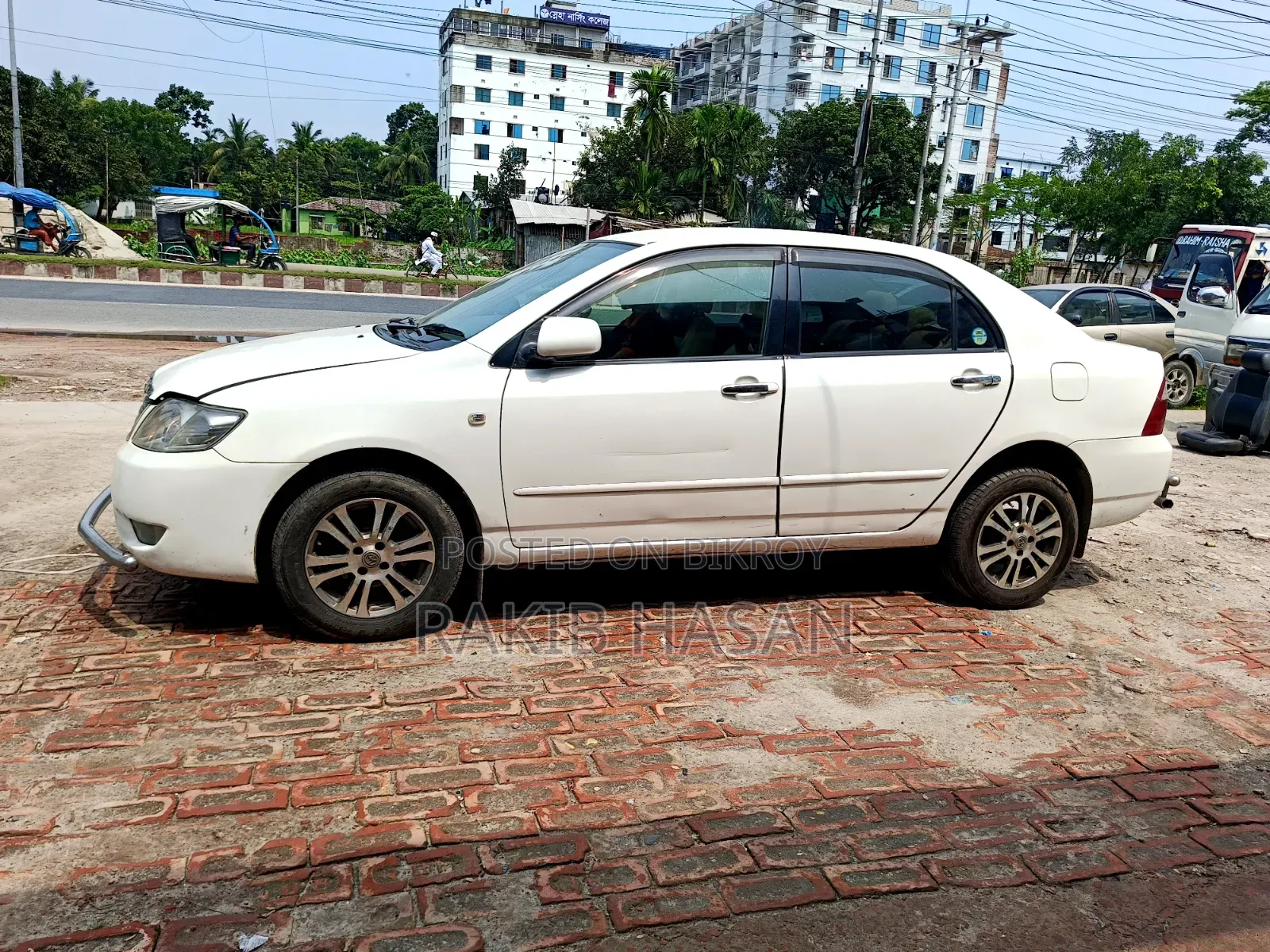 টয়োটা করোল্লা ২০০৫ হোয়াইট