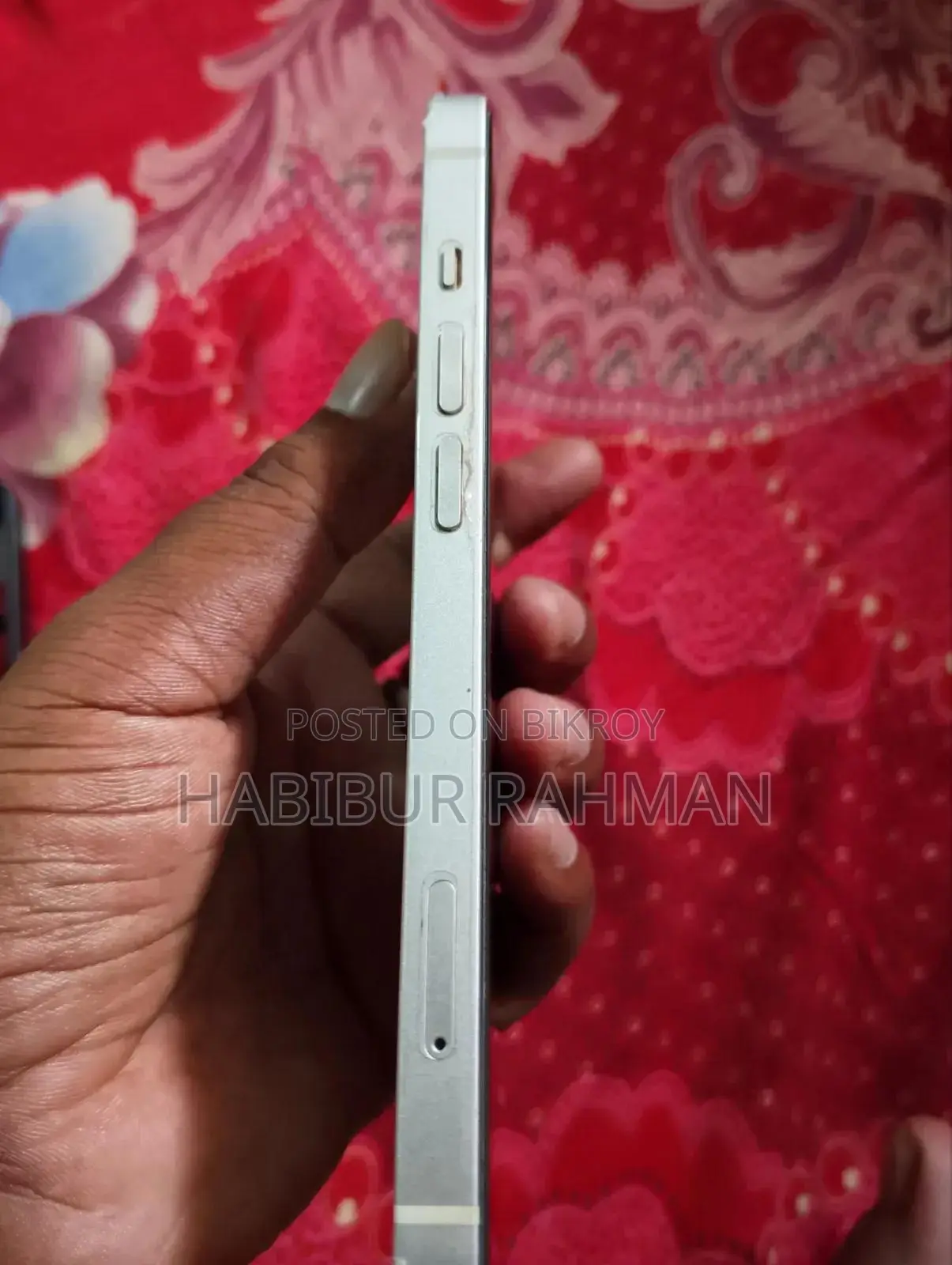 অ্যাপল আইফোন ১৩ ১২৮ জিবি হোয়াইট