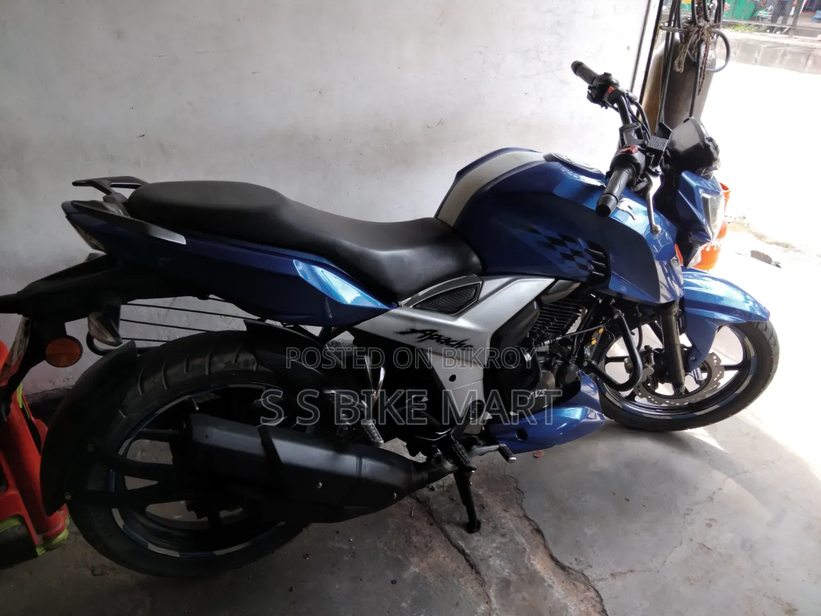 TVS Apache 160 4V 2019 Blue