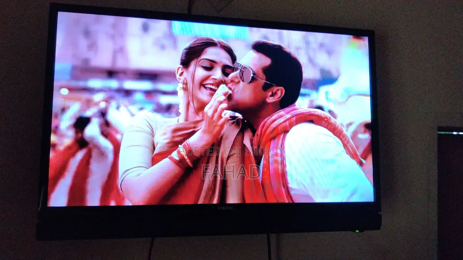 32" Vision Smart TV