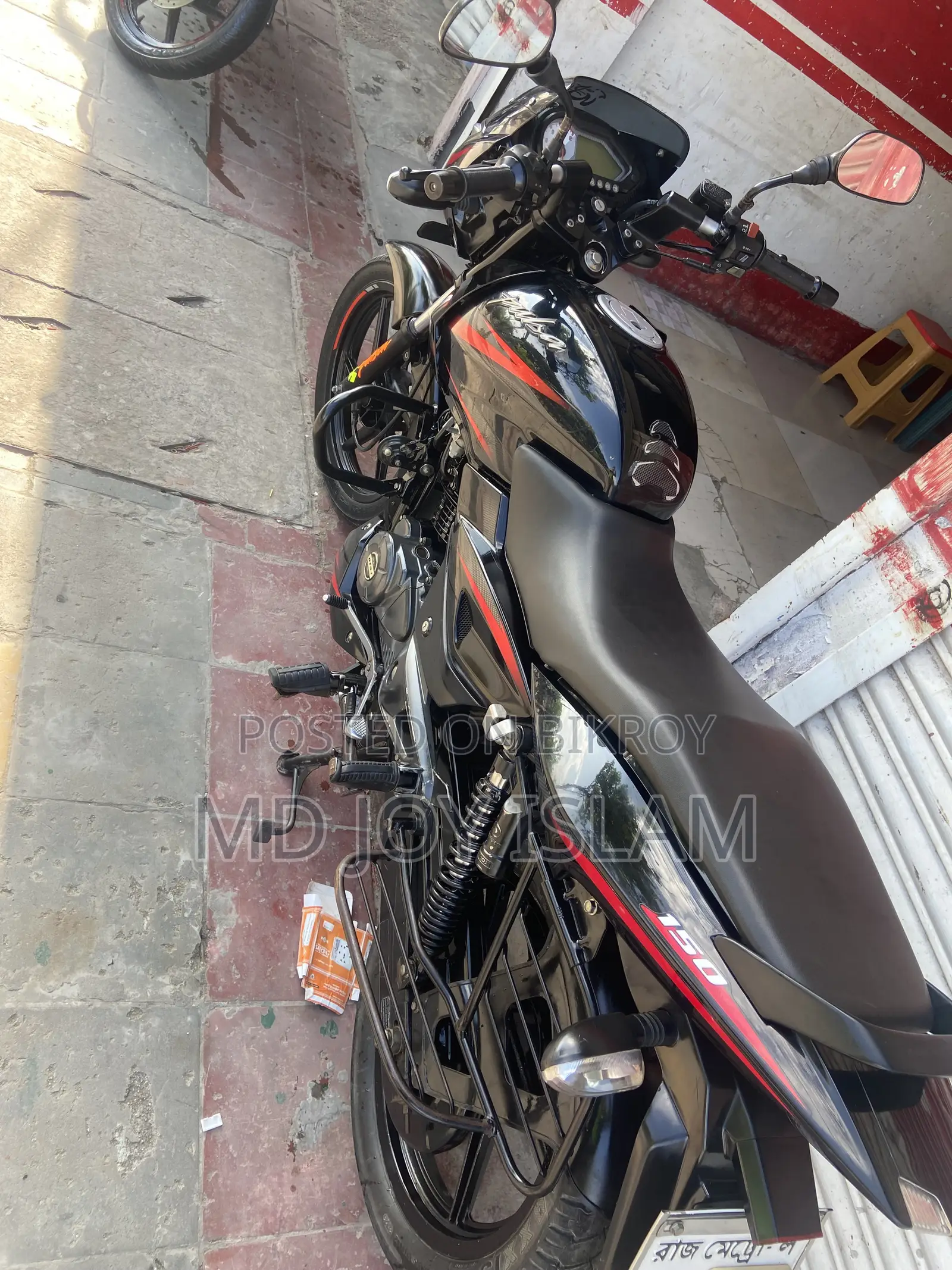 বাজাজ পালসার ১৫০ ২০২০ ব্ল্যাক