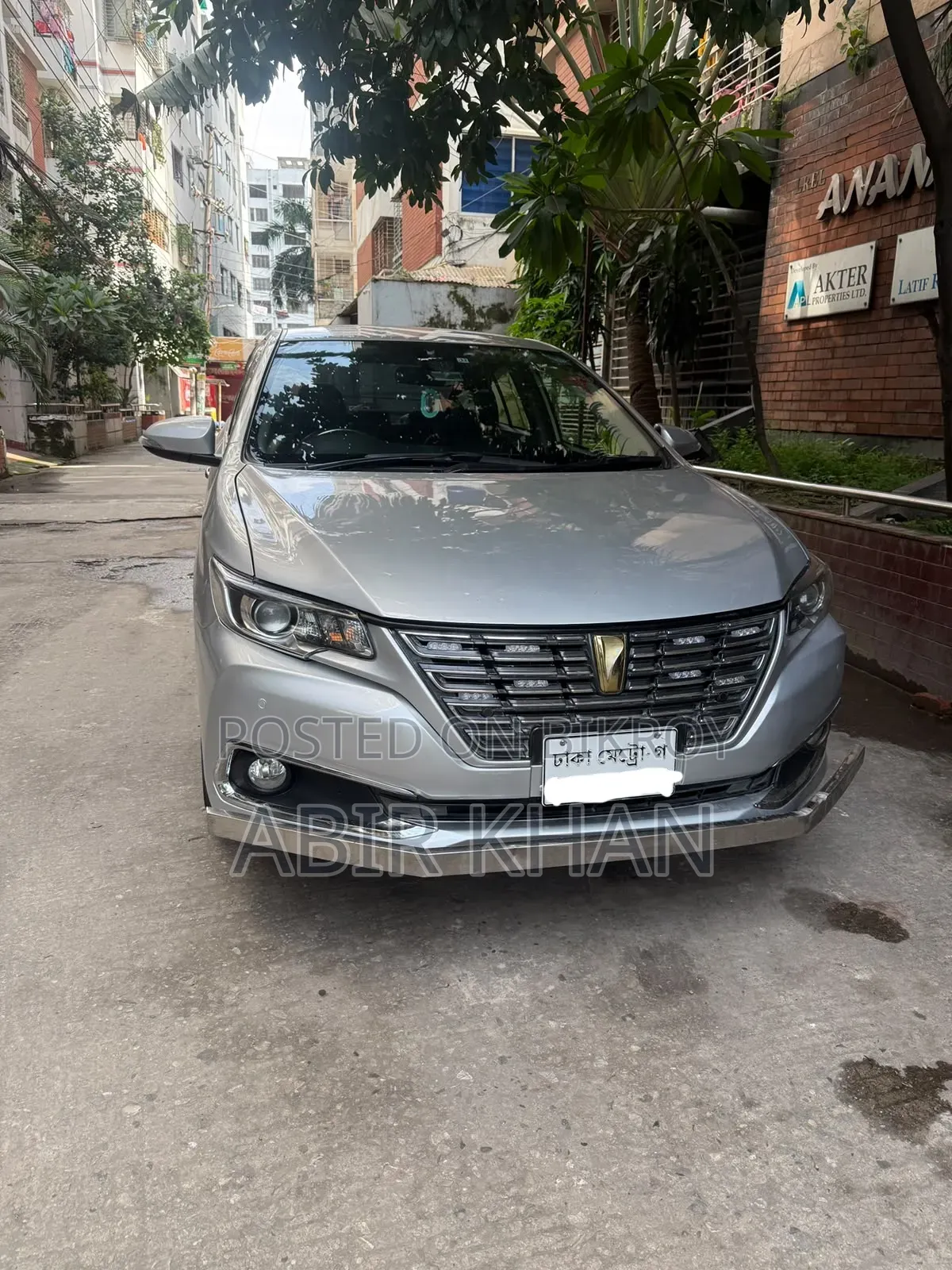 টয়োটা প্রমিও ২০১৭ সিলভার