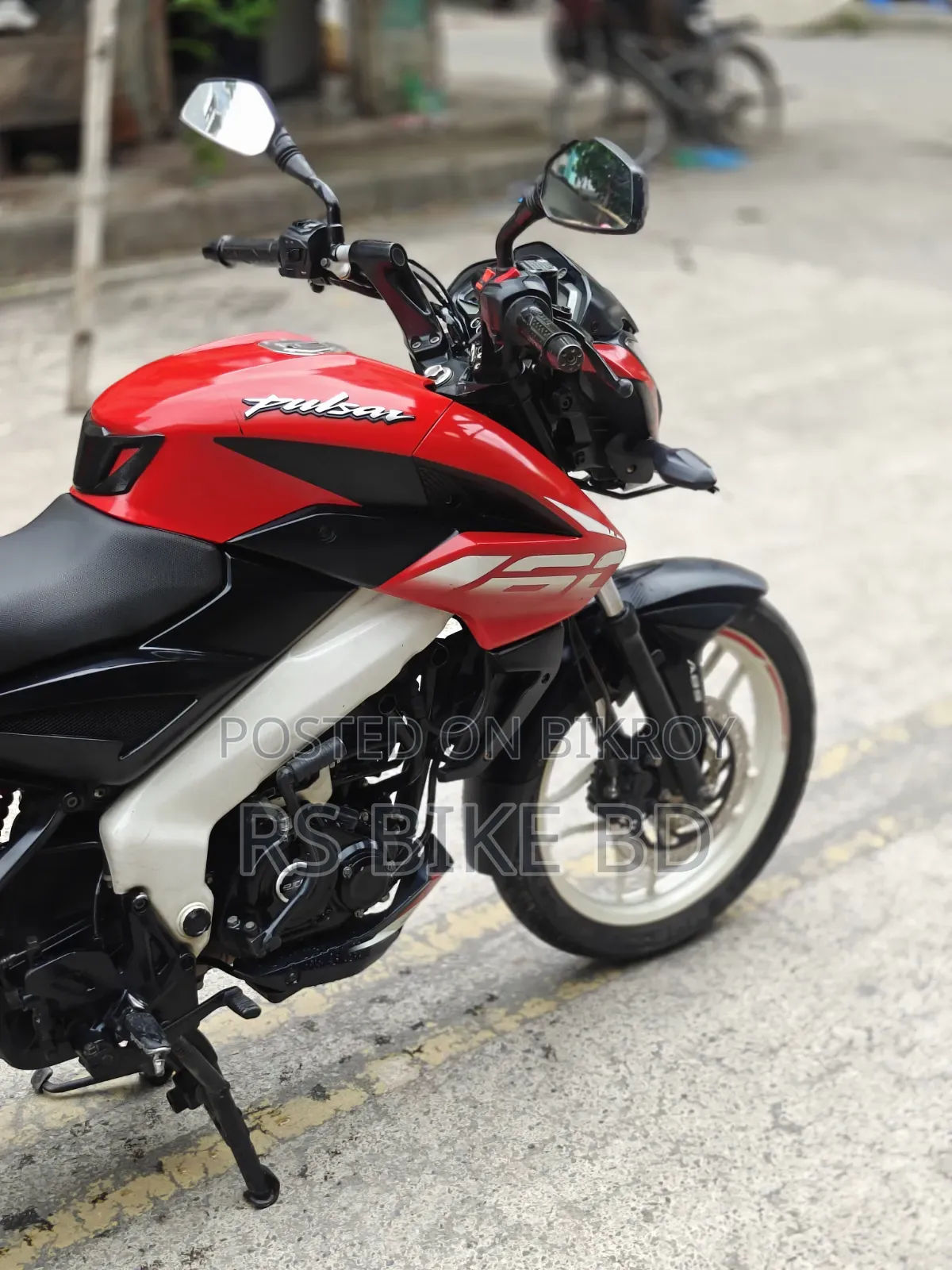 Bajaj Pulsar NS 160 2021 Red