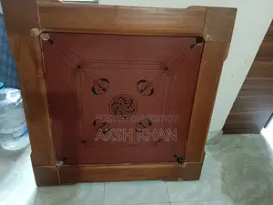ক্যারম বোর্ড