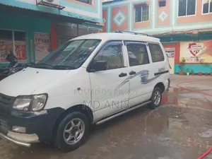 Toyota Noah 2004 White