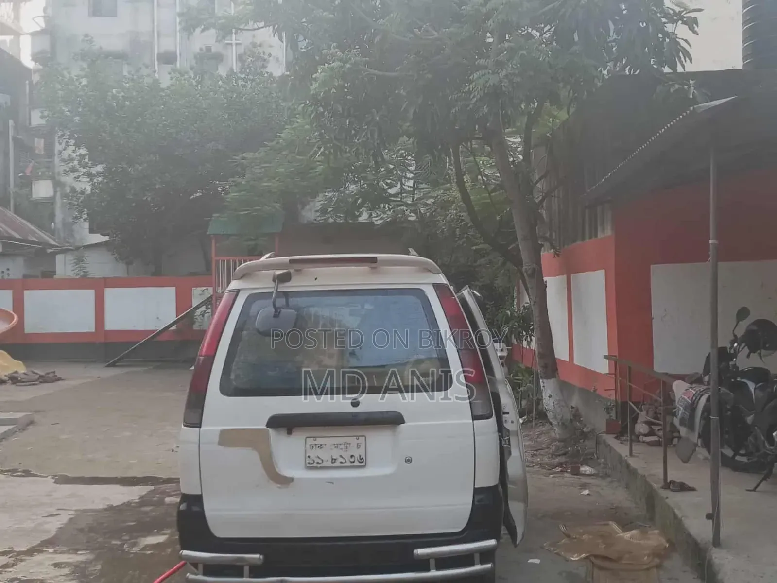 টয়োটা নোয়া ২০০৪ হোয়াইট