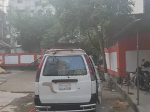 টয়োটা নোয়া ২০০৪ হোয়াইট