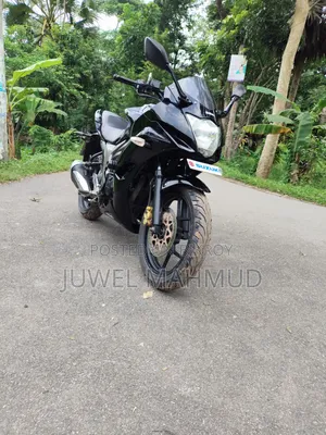 সুজুকি জিক্সার ২০২২ ব্ল্যাক
