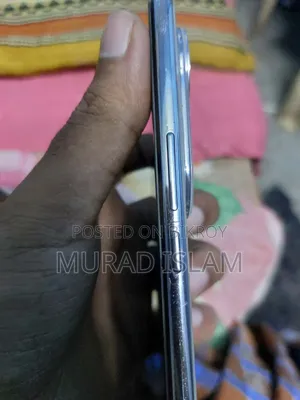 Vivo V50e ১২৮ জিবি সাদা