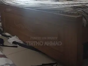 সাধারণ আম কাঠের খাট